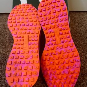 Women sneakers size 9.5